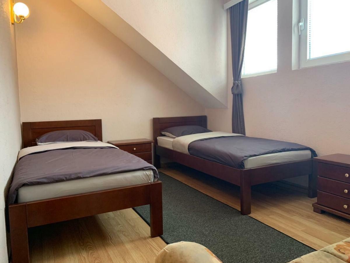 Apartmani Alo Alo Плав Екстериор снимка